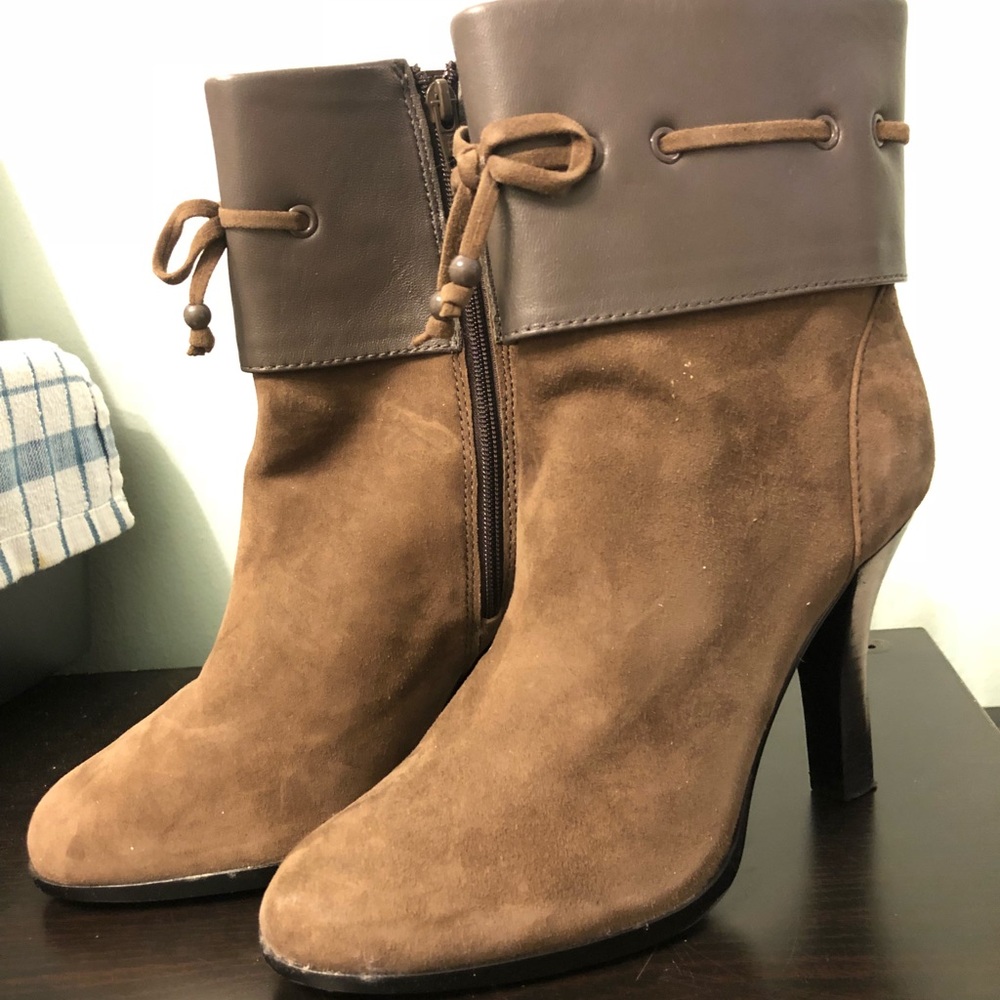 Sofft brown heel booties